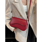 Uniwim High-End Texture Niche Design Red Shoulder Bag Female New Fashion Autumn Winter Underarm Wedding Bag Chain Crossbody Pack