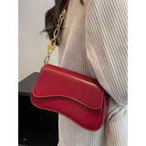 Uniwim High-End Texture Niche Design Red Shoulder Bag Female New Fashion Autumn Winter Underarm Wedding Bag Chain Crossbody Pack